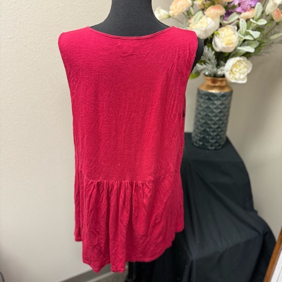 Sundance red with embroidered design. XL blouse - Picture 3 of 8